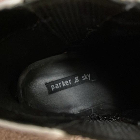 White boots - Picture 3 of 4